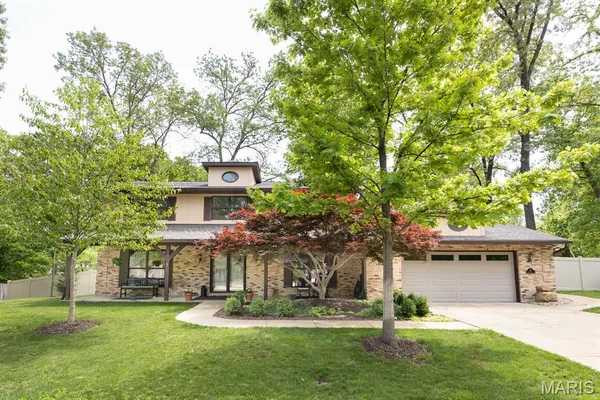 $469,900 | 107 West Brittany Lane, O'Fallon, IL 62269