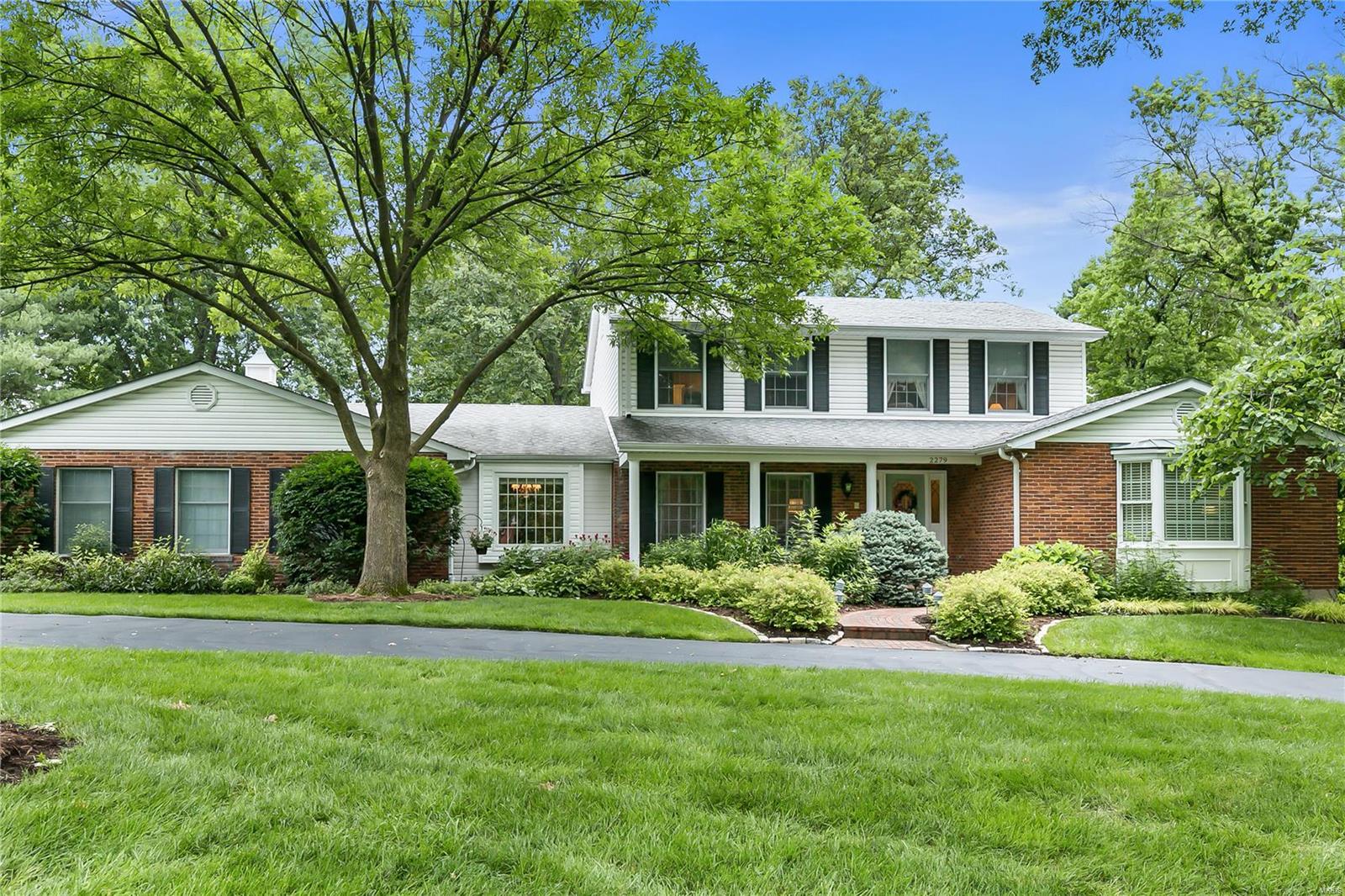 2279 Whitby Road Chesterfield, MO 63017 - Photo 2 of 32