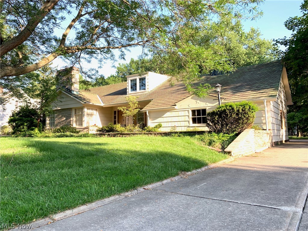 4892 Countryside Road Lyndhurst, OH 44124 - Photo 2 of 24