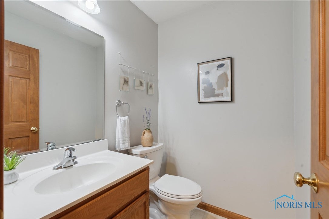 1824 Crossfields Road Perrysburg, OH 43551 - Photo 26 of 50 Main floor half bath