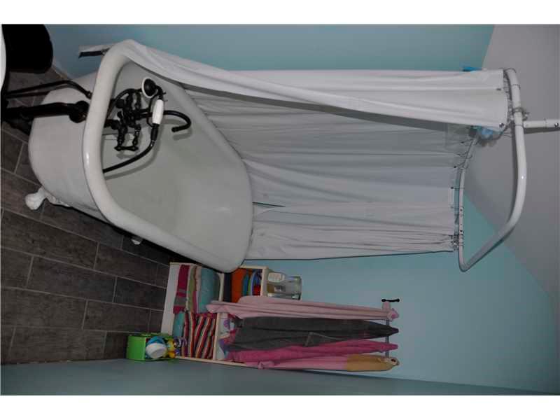7290 West Deaver Road Columbus, IN 47201 - Photo 13 of 18 Gallery Image 13