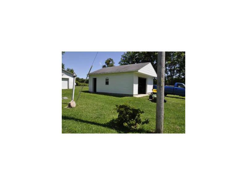 7290 West Deaver Road Columbus, IN 47201 - Photo 16 of 18 Gallery Image 16