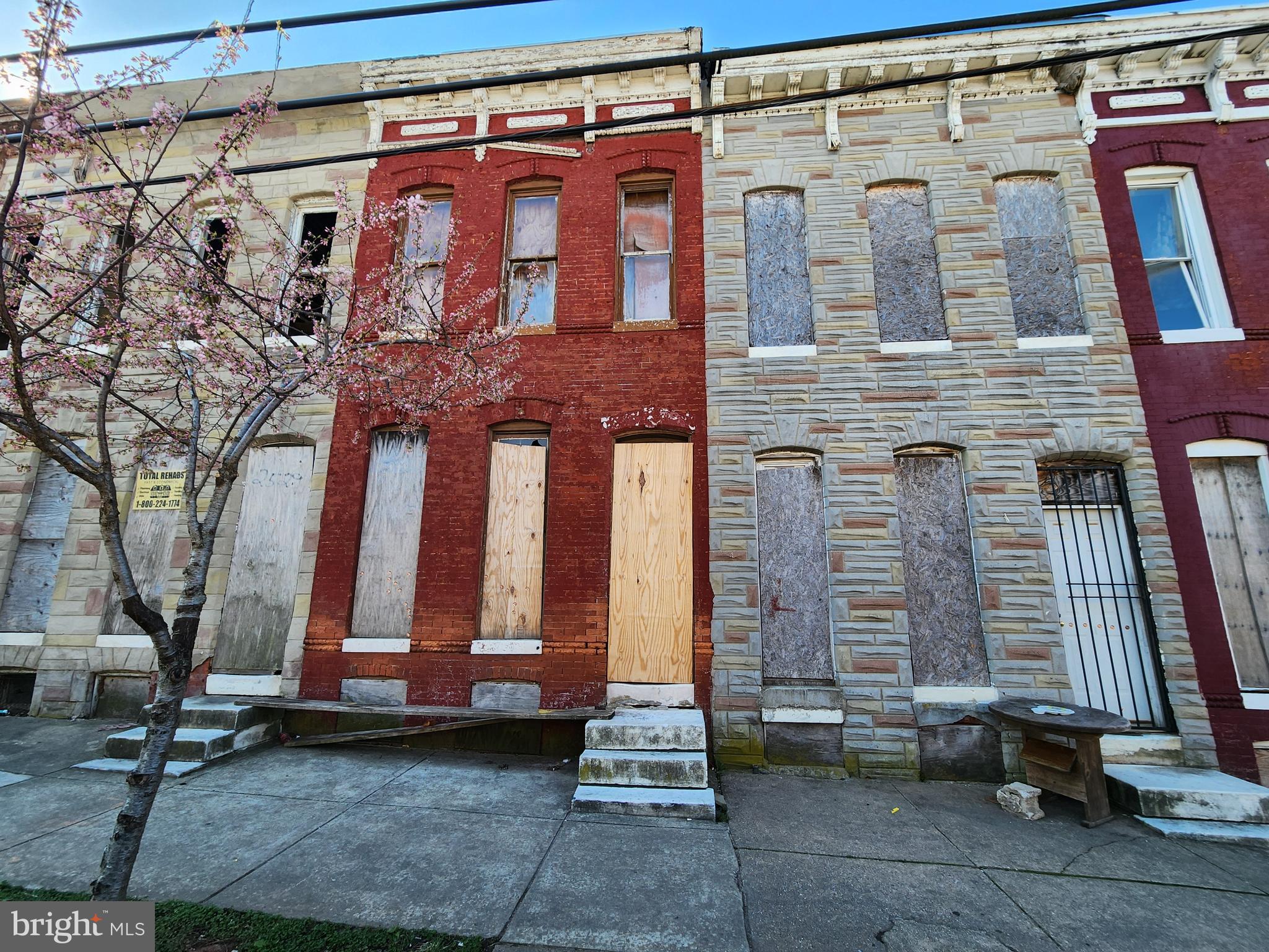 2527 East Oliver Street Baltimore, MD 21213 - Photo 2 of 4