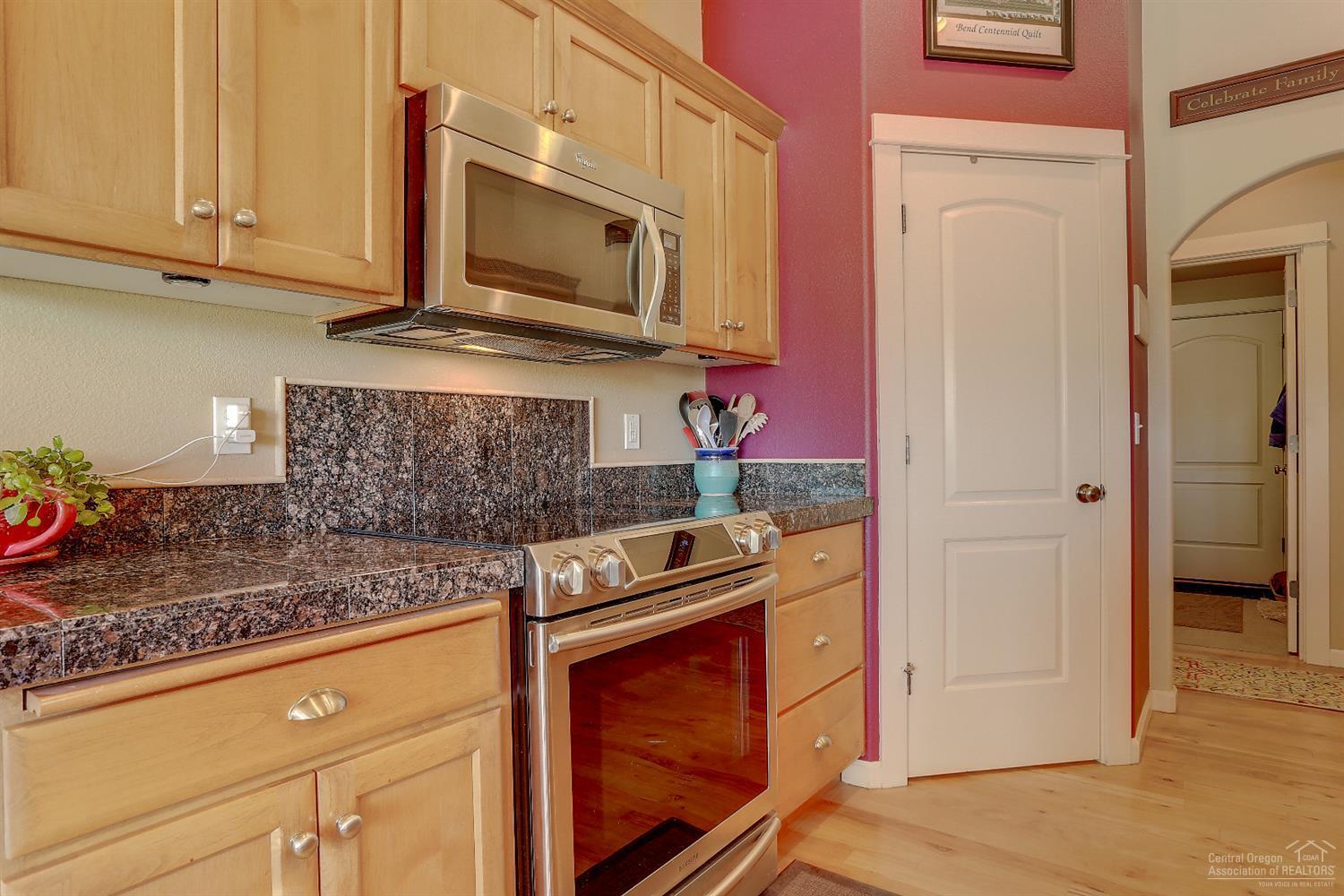 62515 Waugh Road Bend, OR 97701 - Photo 6 of 25 Additional Photo