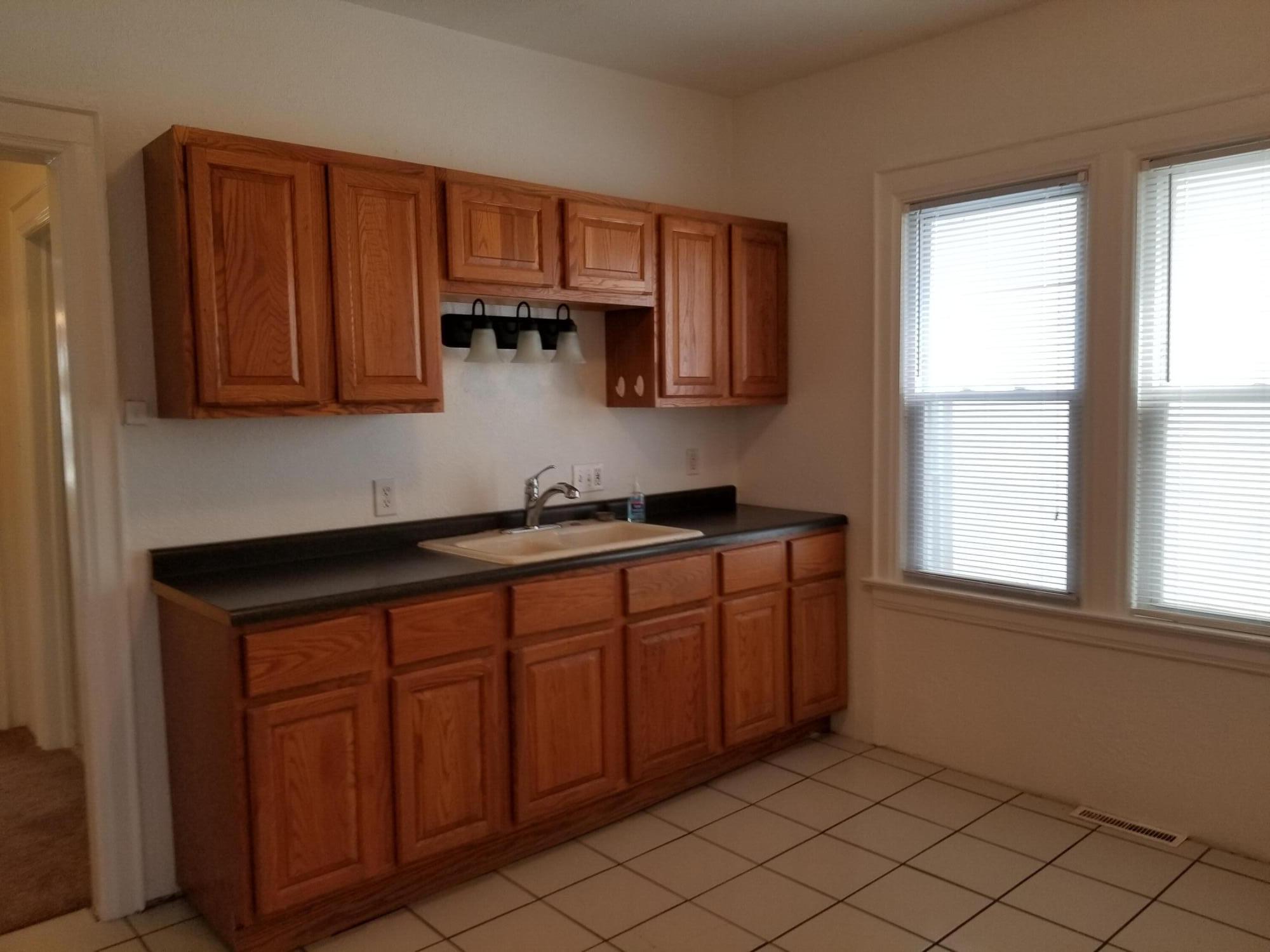 2425 North Cramer Street Milwaukee, WI 53211 - Photo 9 of 14 CramerKit1