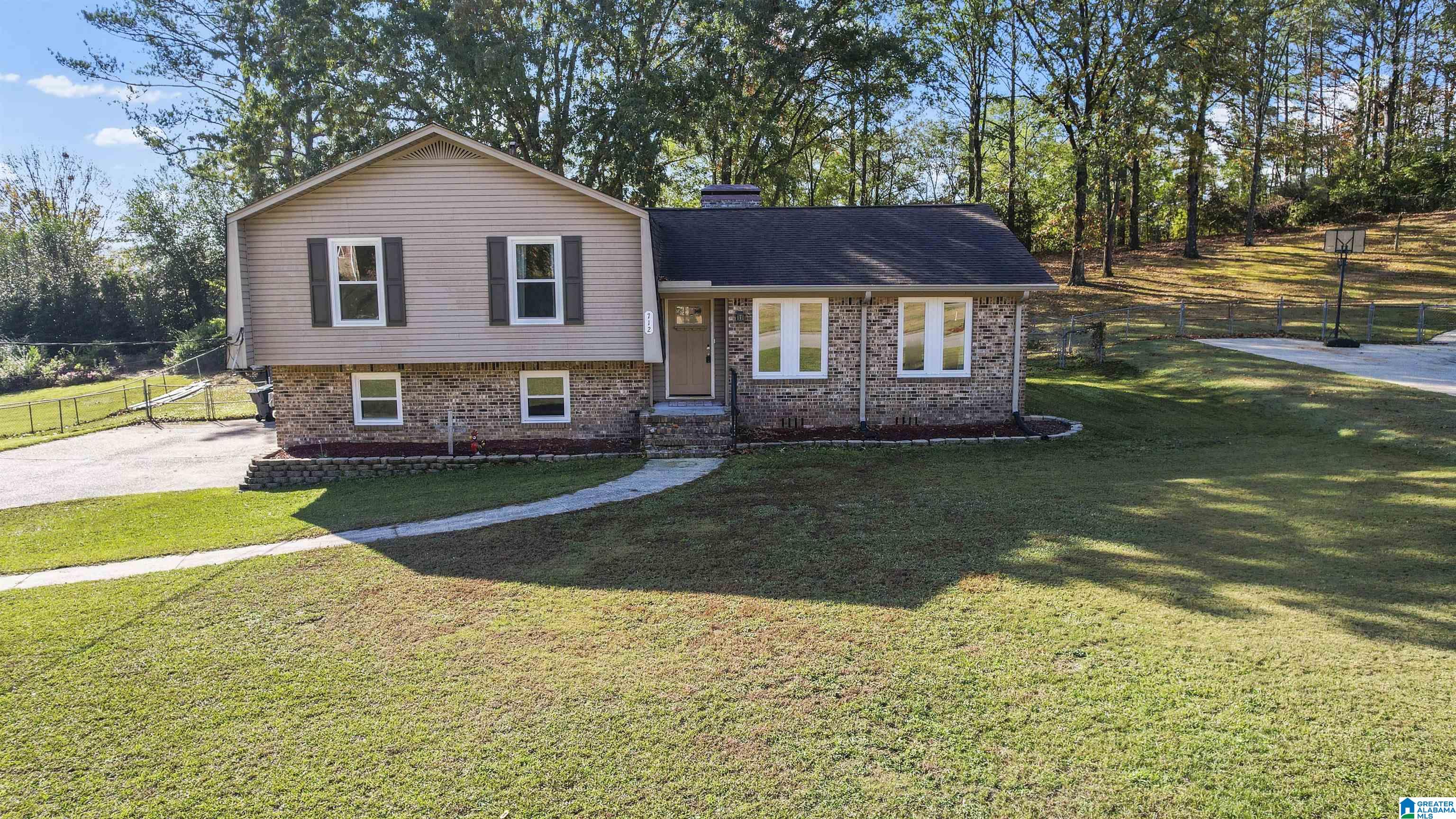 712 Wilderness Road Pelham, AL 35124 - Photo 2 of 32