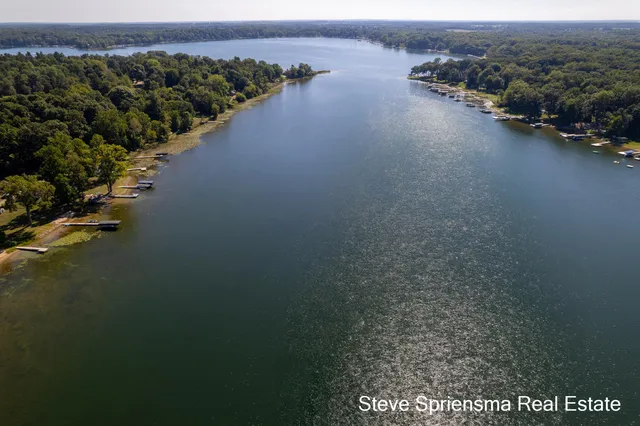 $349,900 | 59477 County Line Road, Three Rivers, MI 49093