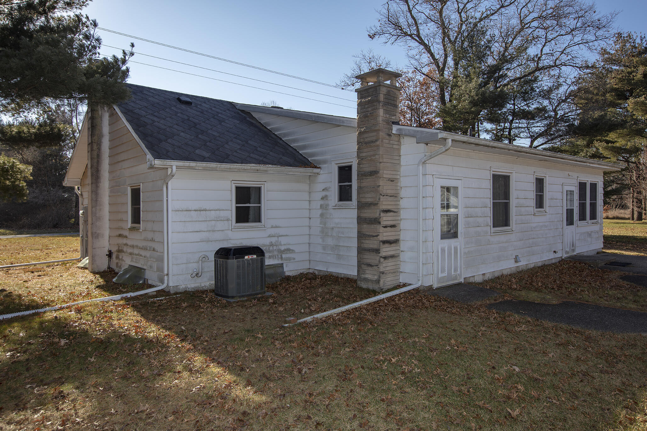 18424 State Line Road Edwardsburg, MI 49112 - Photo 4 of 28 0D6A8399