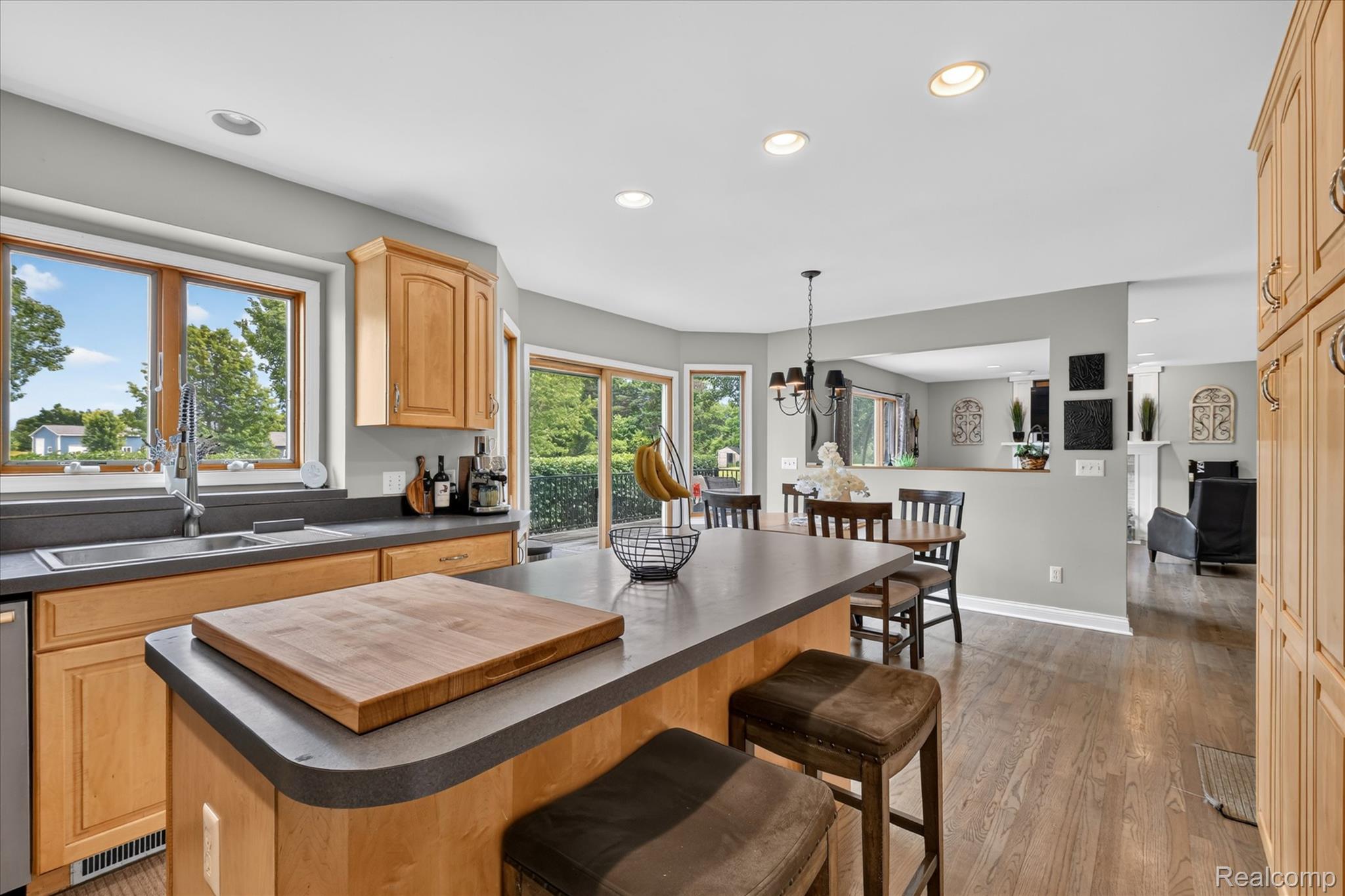 7040 McGuire Road Fenton, MI 48430 - Photo 6 of 43 21-7040-McGuire-Rd-Fenton-WindowStill.jpg