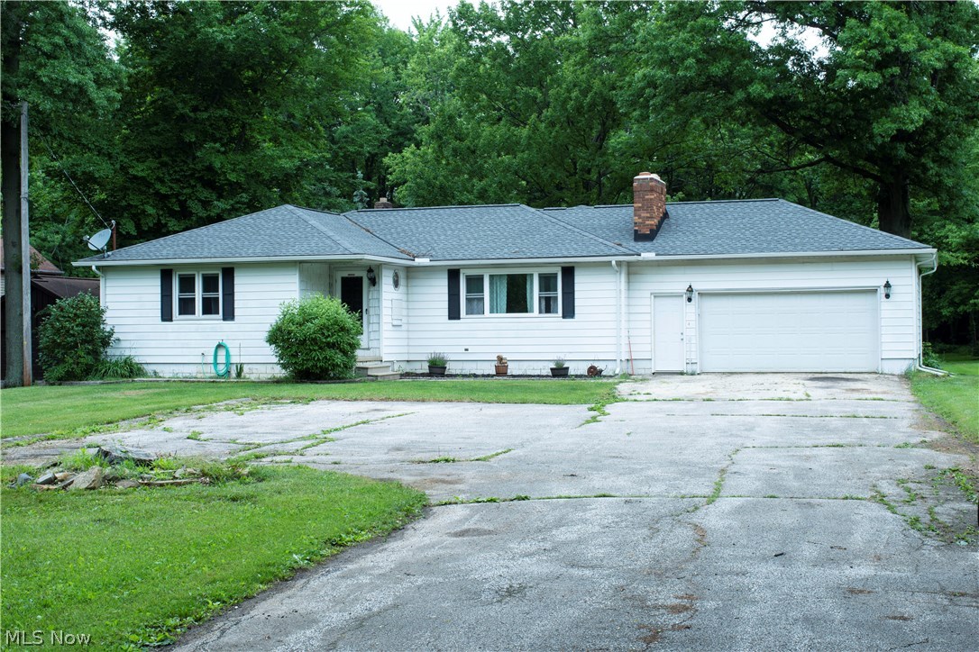 48712 Russia Road Amherst, OH 44001 - Photo 7 of 27 Gallery Image 7