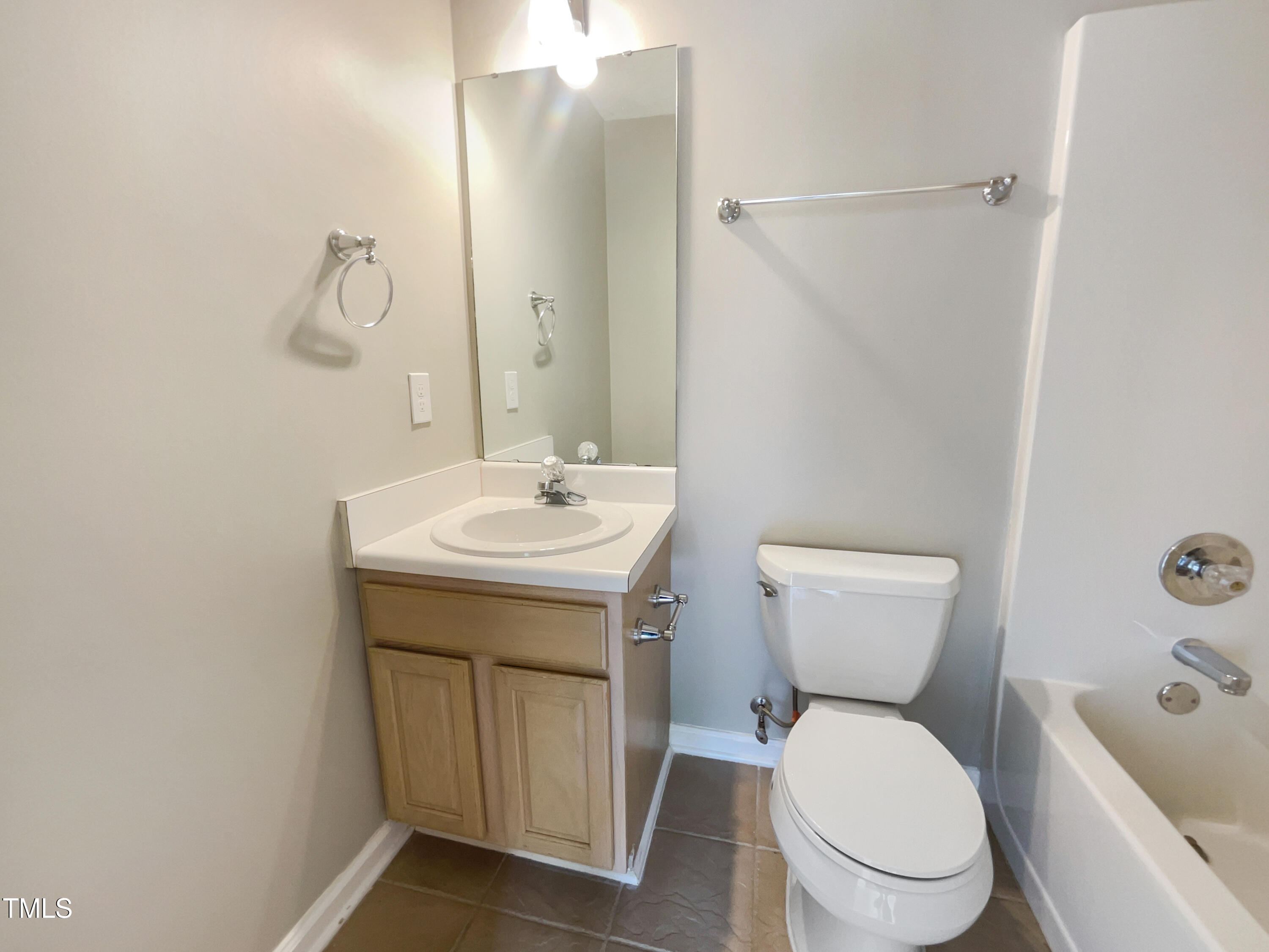 1638 Oakland Hills Way Raleigh, NC 27604 - Photo 7 of 21 photo_07