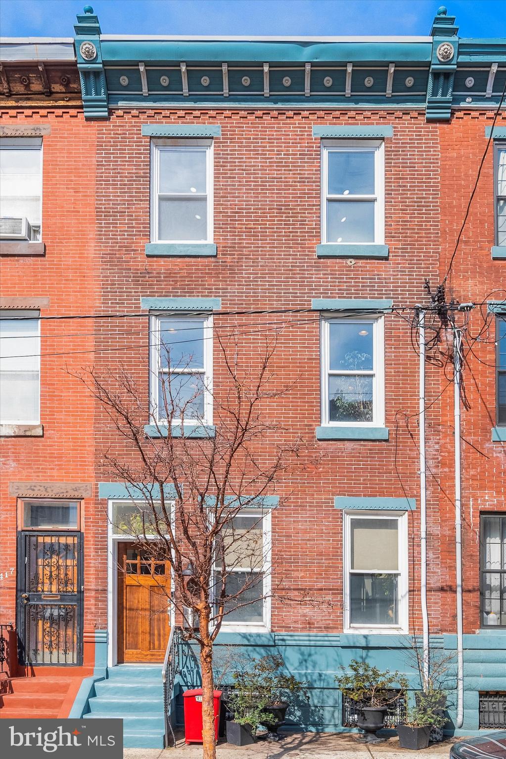 Located in Popular Walking Neighborhood