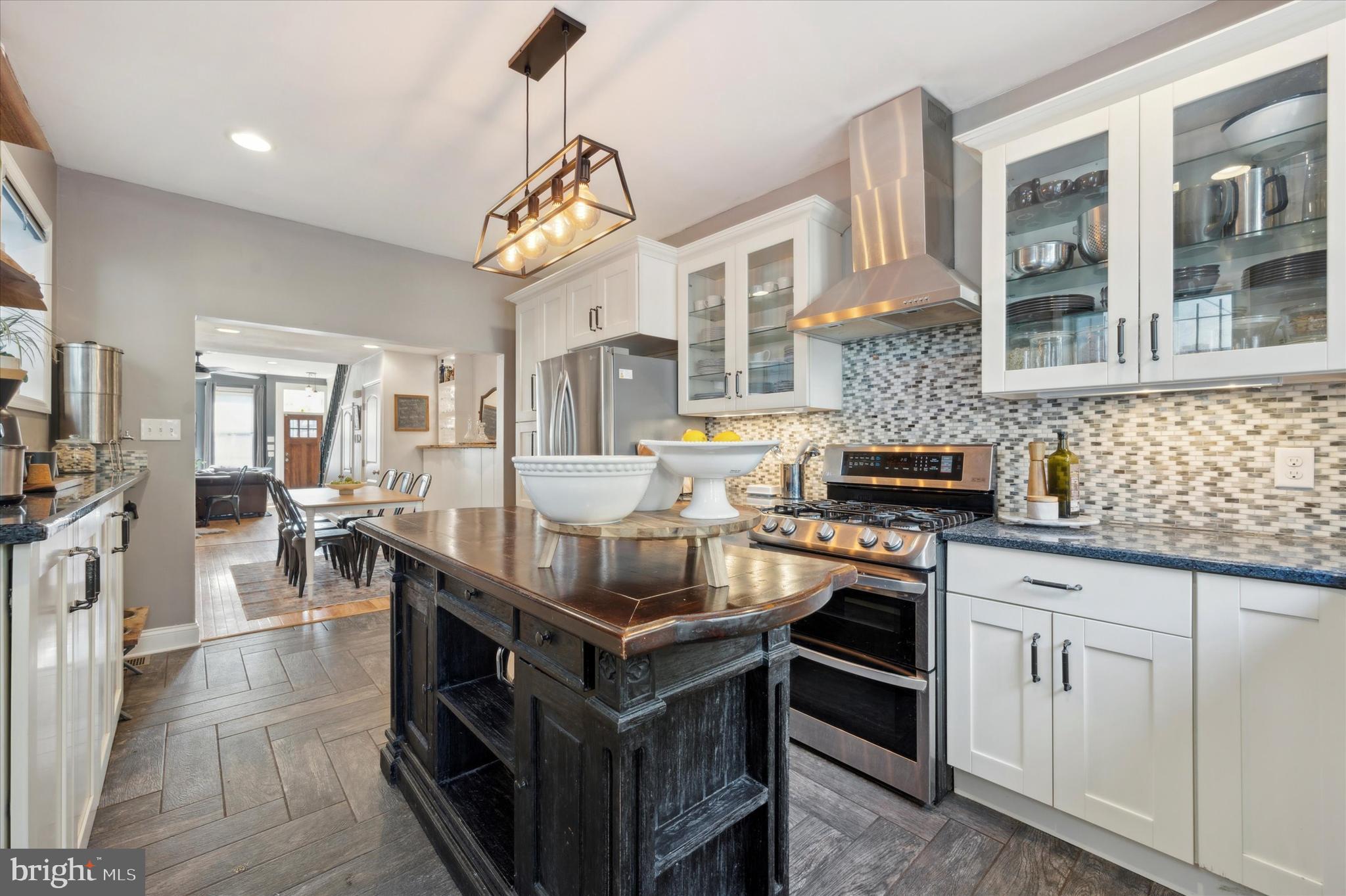 1415 Tasker Street Philadelphia, PA 19145 - Photo 9 of 27 Unique Antique Movable Island