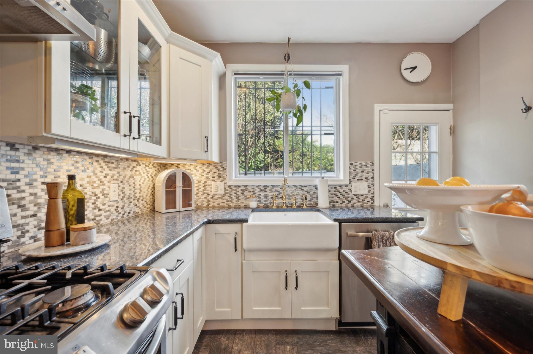 1415 Tasker Street Philadelphia, PA 19145 - Photo 10 of 27 Handsome Kitchen with Granite Countertops