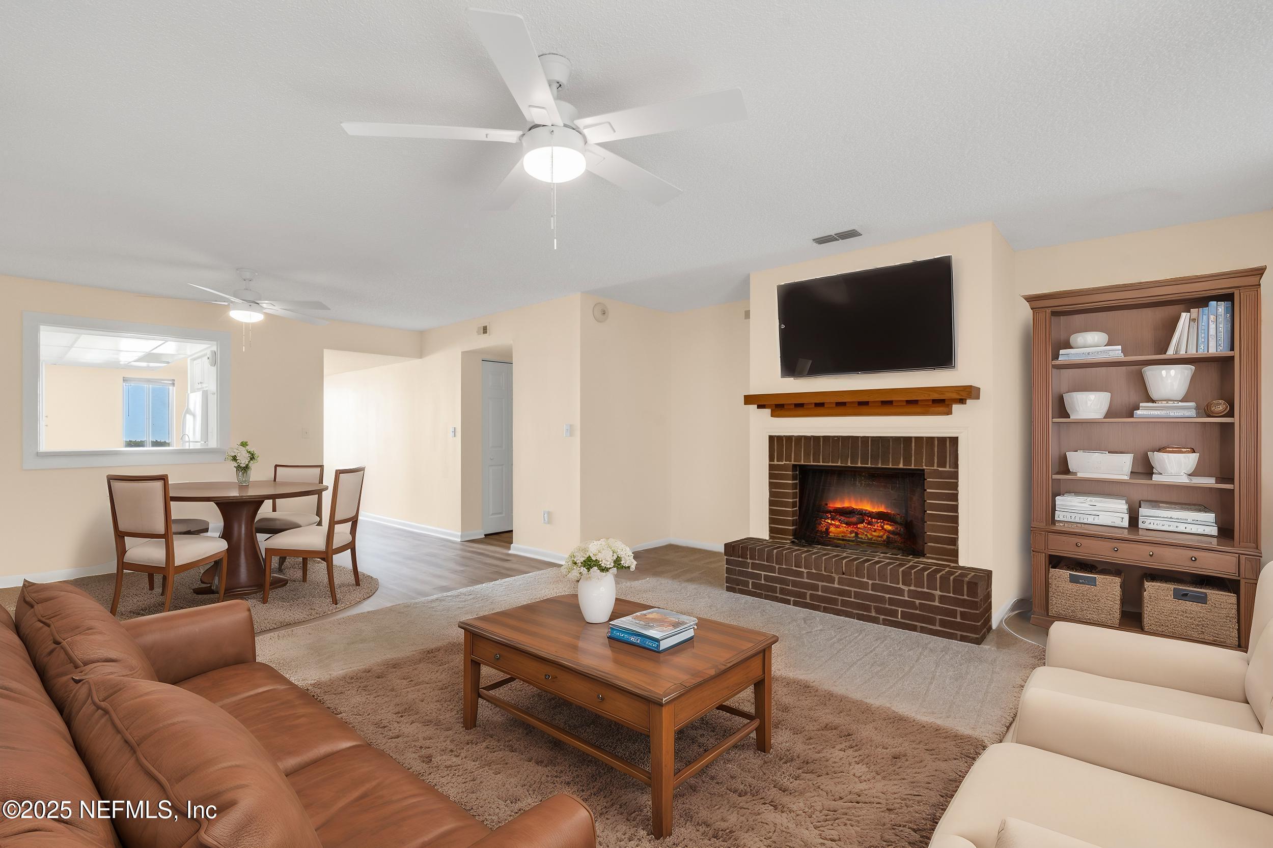 7136 Cypress Cove Road Jacksonville, FL 32244 - Photo 8 of 19 Living/Entertainment Room