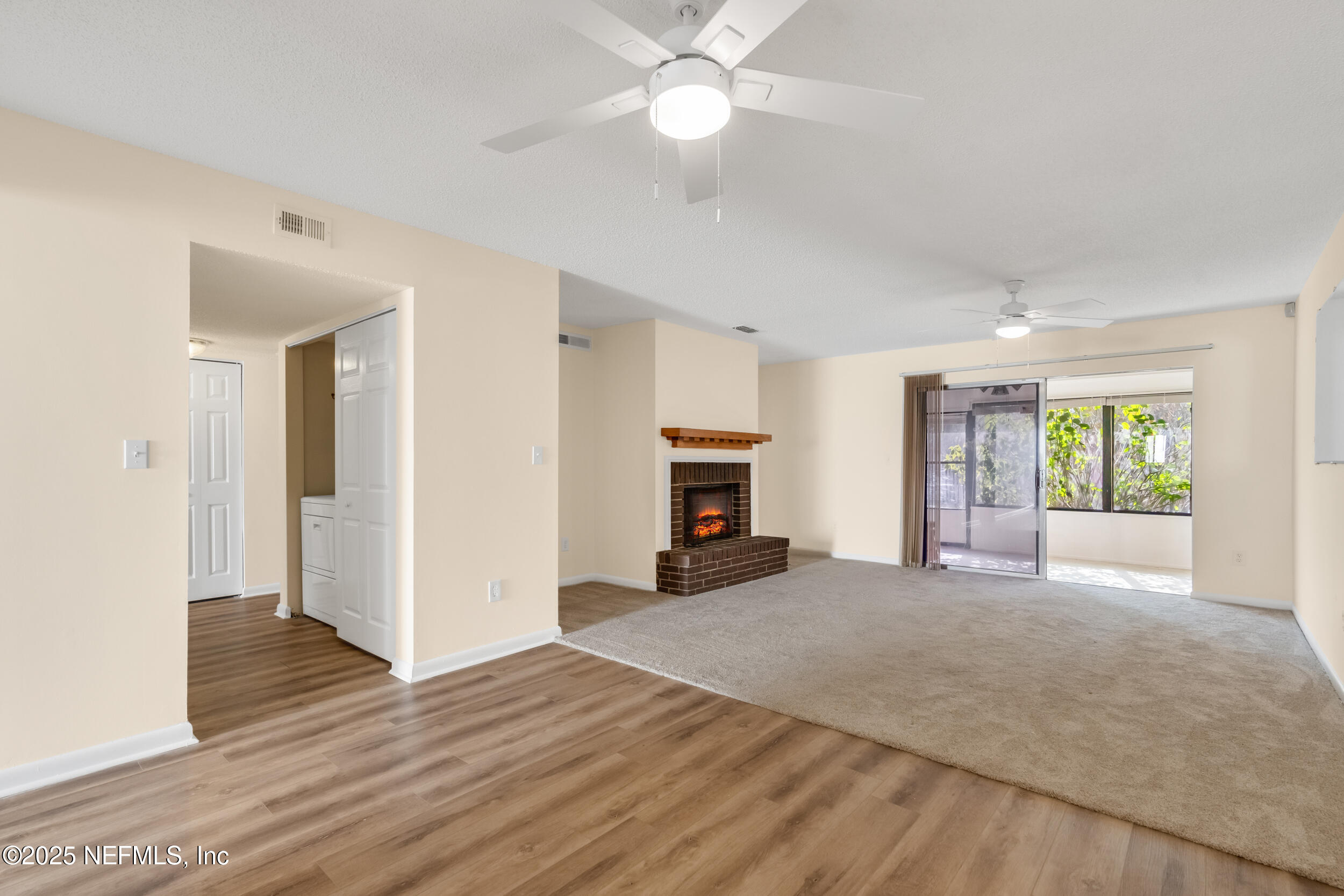 7136 Cypress Cove Road Jacksonville, FL 32244 - Photo 9 of 19 Cleared living/entertainment space