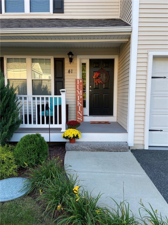 41 Hickory Road Cumberland, RI 02864 - Photo 2 of 28
