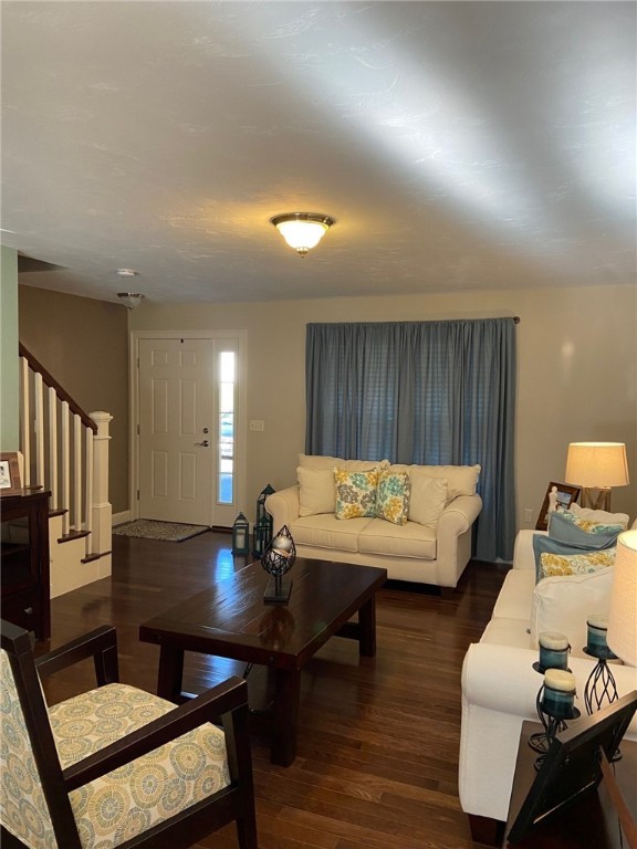 41 Hickory Road Cumberland, RI 02864 - Photo 3 of 28