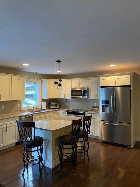 41 Hickory Road Cumberland, RI 02864 - Photo 5 of 28