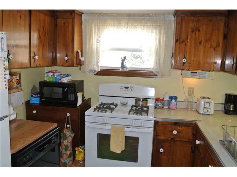810 Evergreen Road Leechburg, PA 15656 - Photo 7 of 12 Kitchen.