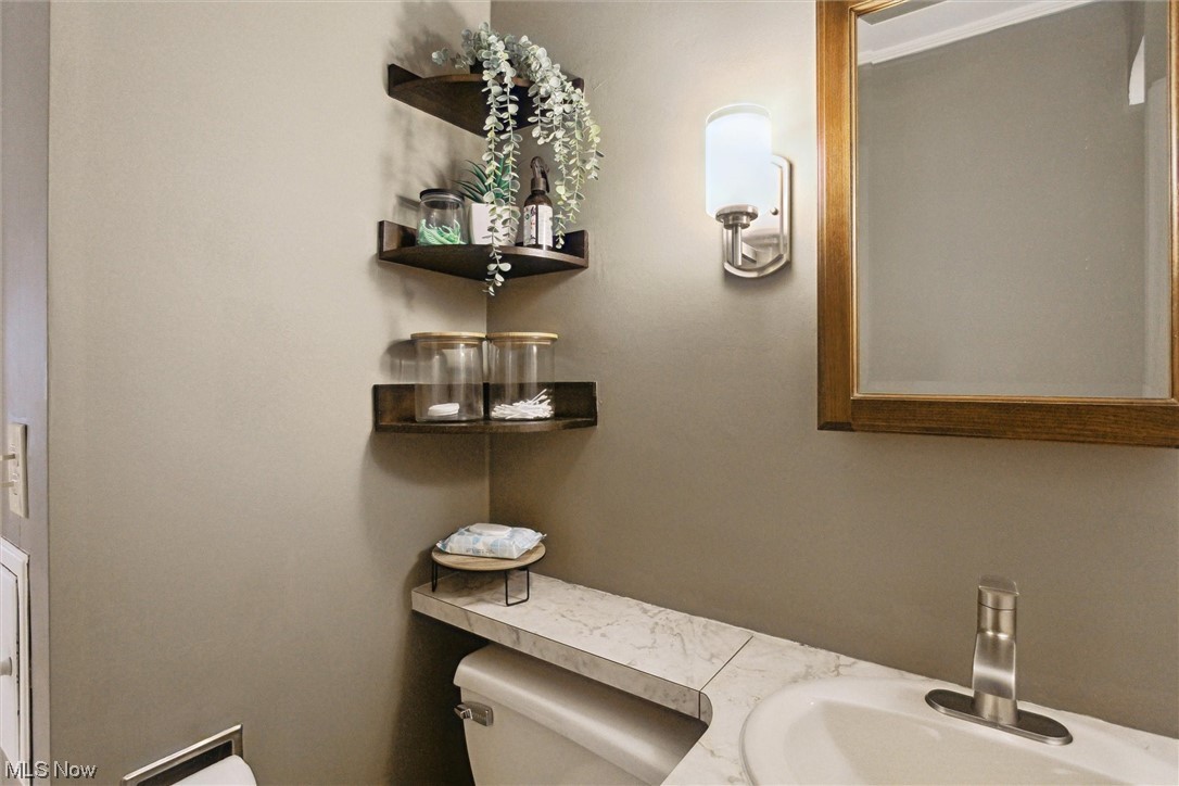1166 Sunset Road Cleveland, OH 44124 - Photo 17 of 25