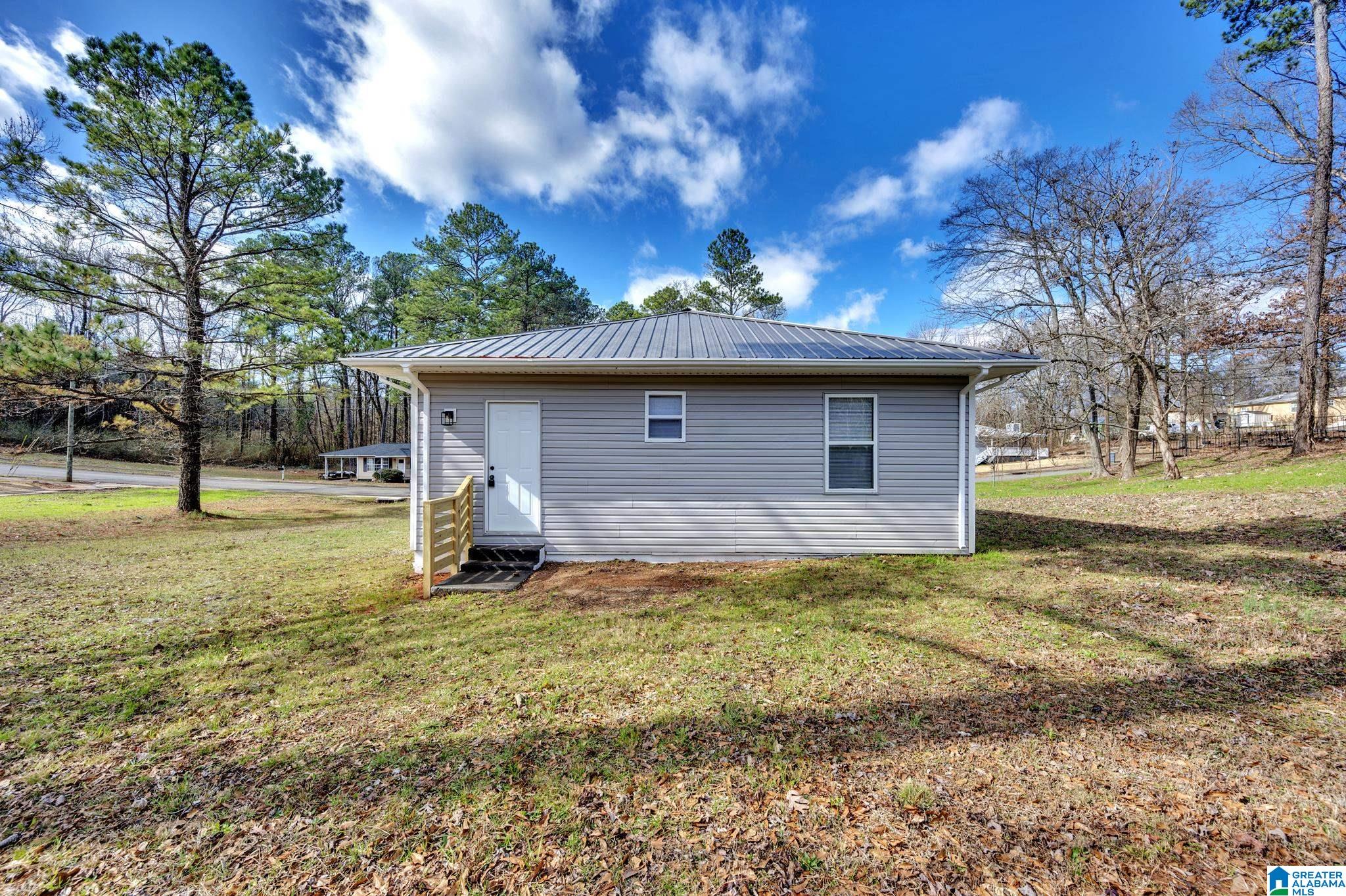 2737 22nd Street Southwest Birmingham, AL 35211 - Photo 5 of 26