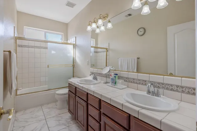 $749,000 | 5519 West Perez Avenue, Visalia, CA 93291