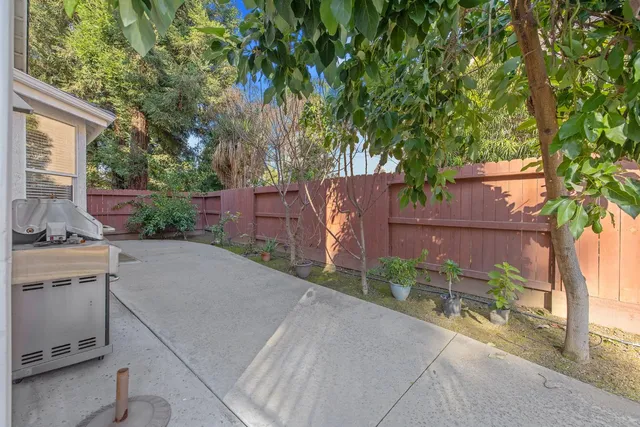 $749,000 | 5519 West Perez Avenue, Visalia, CA 93291