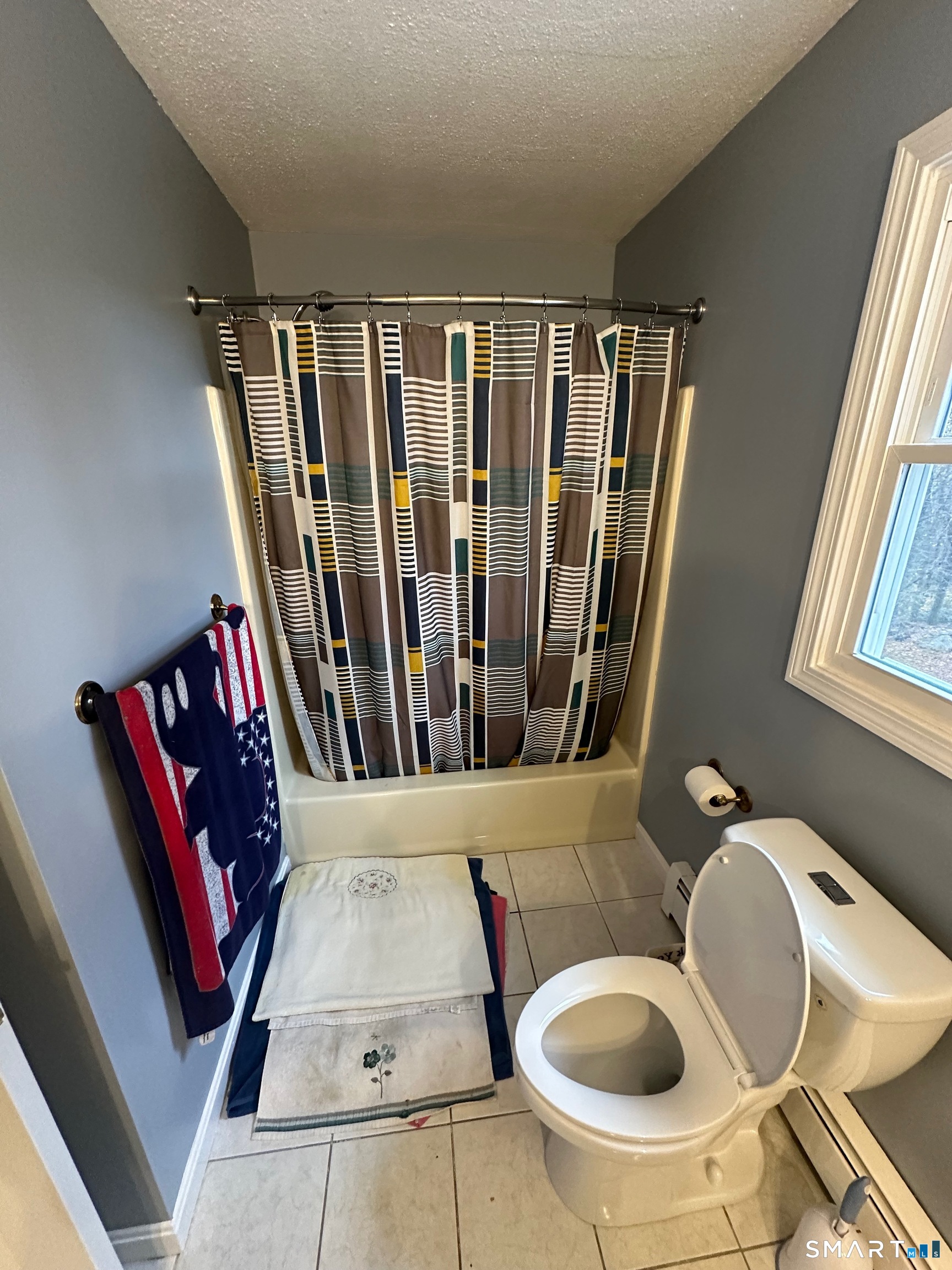 120 Tyler Way Bristol, CT 06010 - Photo 20 of 40 a bathroom with a sink and a mirror
