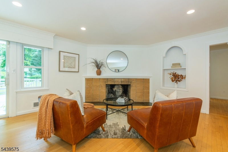 132 Haddon Place Montclair, NJ 07043 - Photo 7 of 48