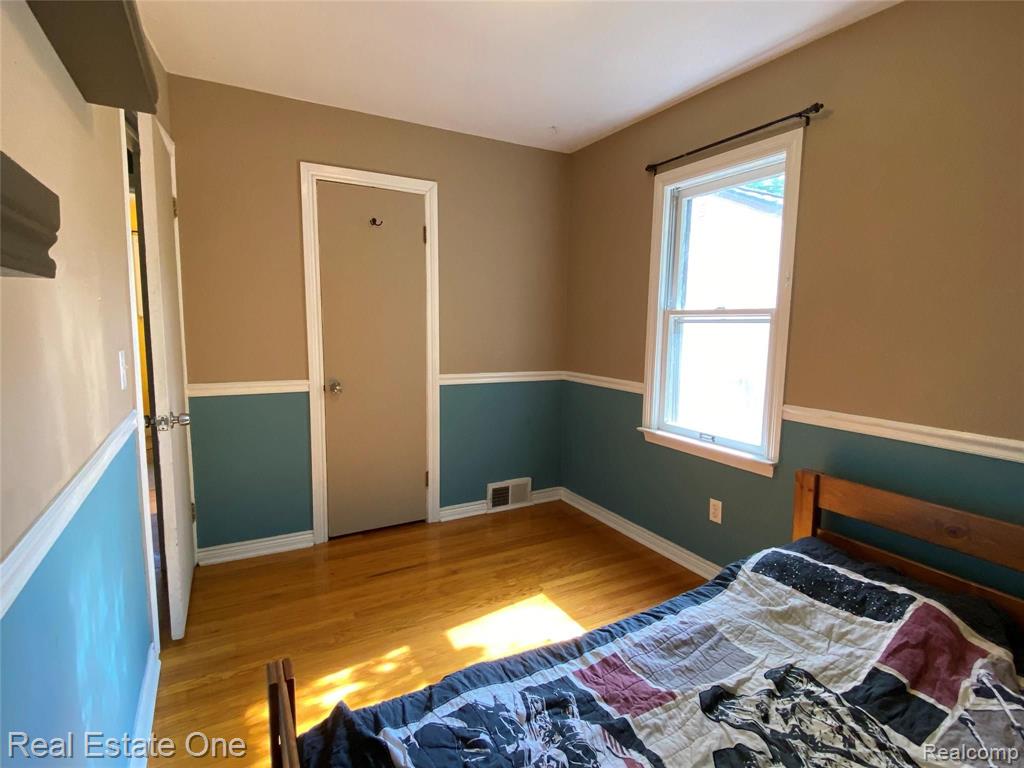 4230 Lanette Drive Waterford, MI 48328 - Photo 15 of 31