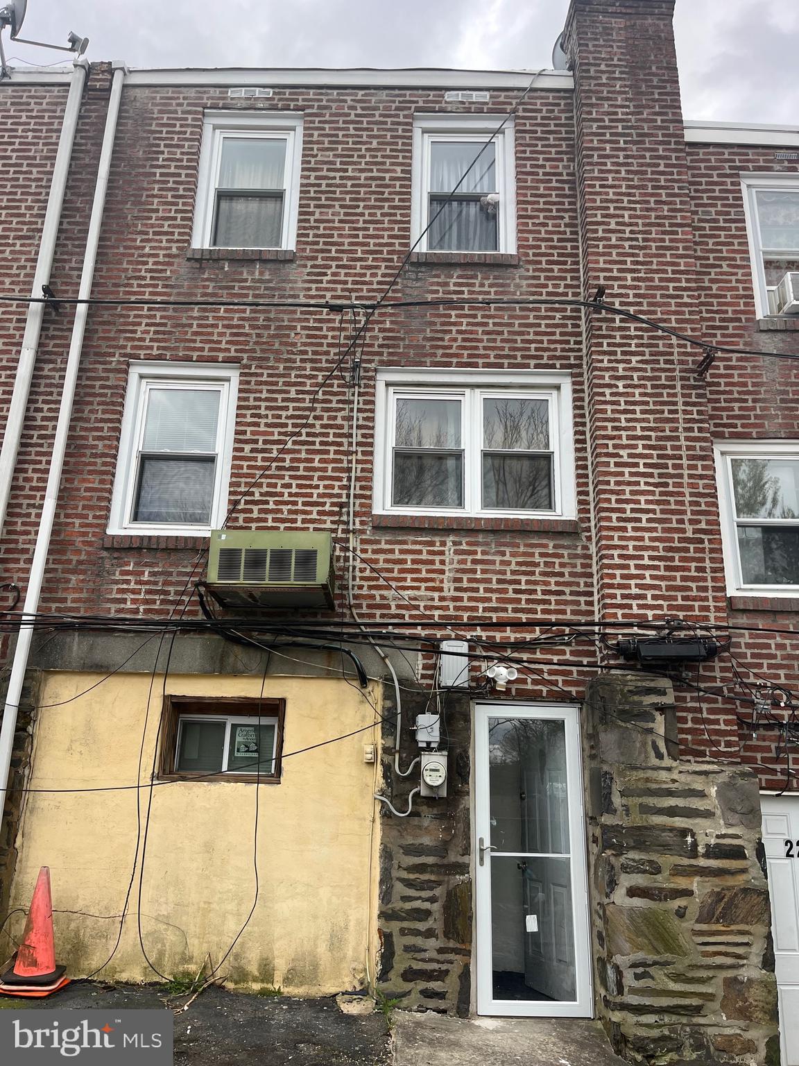 227 Golf Road Darby, PA 19023 - Photo 17 of 26