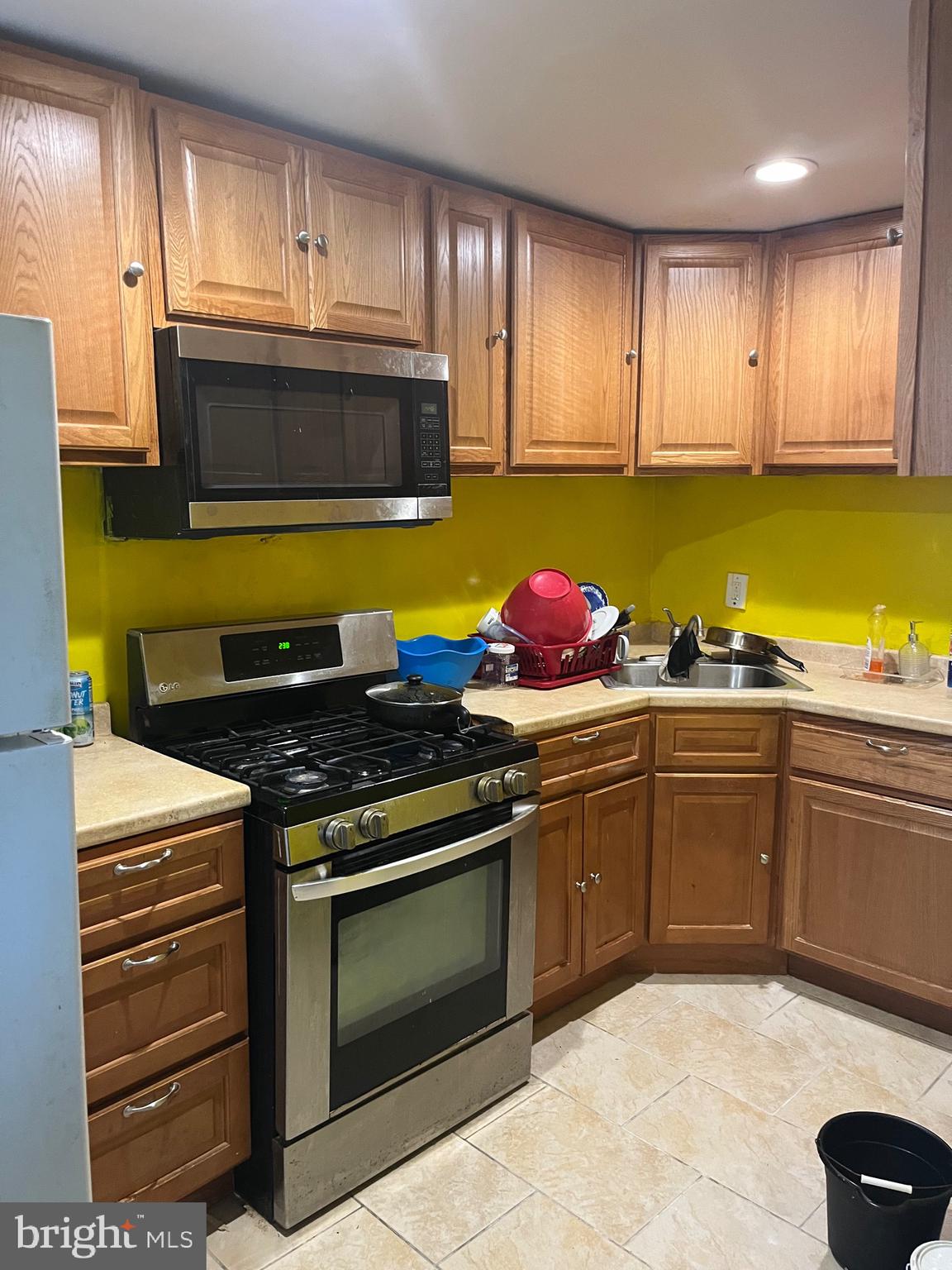 227 Golf Road Darby, PA 19023 - Photo 6 of 26