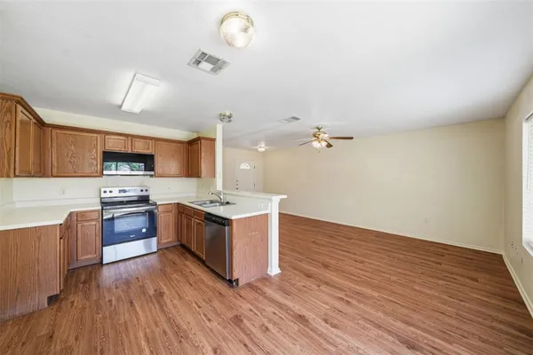 $1,900 | 1910 Steeds Crossing, Pflugerville, TX 78660