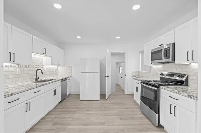 $4,350 | 326 191st Street, Sunny Isles Beach, FL 33160