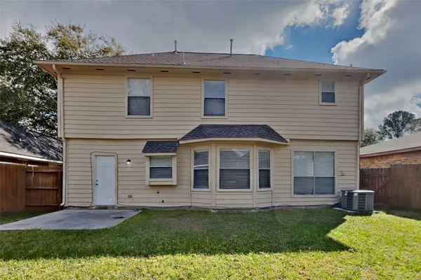 $1,975 | 12623 Duchess Lane, Houston, TX 77070