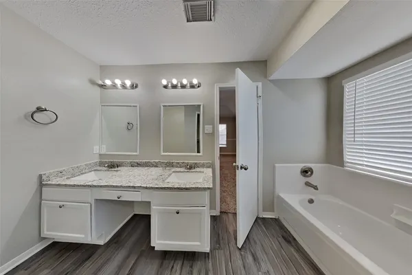 $1,975 | 12623 Duchess Lane, Houston, TX 77070