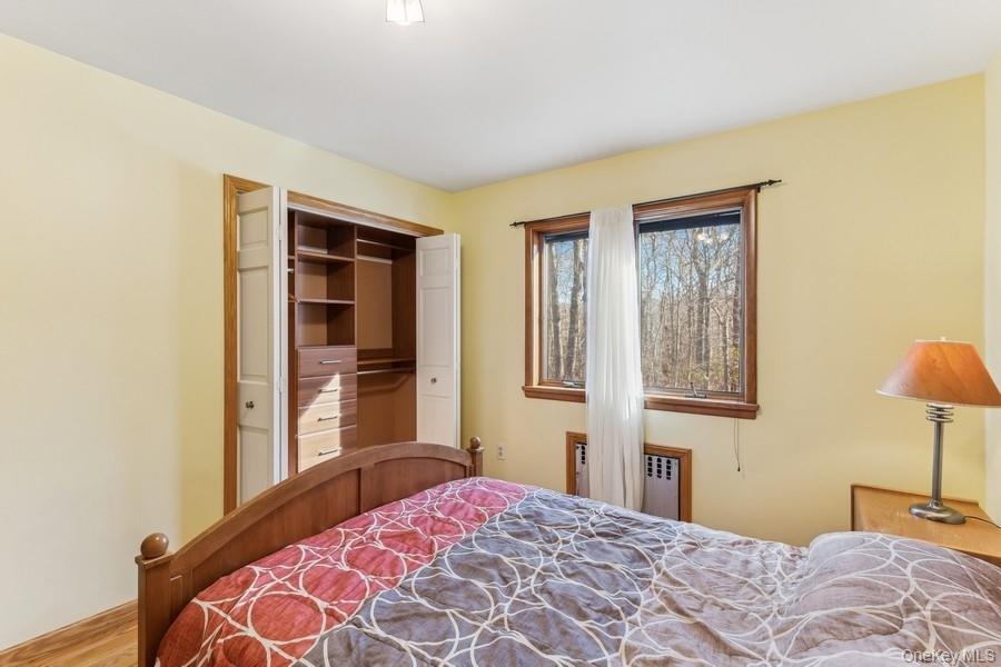 2905 Private Road East Marion, NY 11939 - Photo 20 of 33 Bedroom 2 - Photo 2