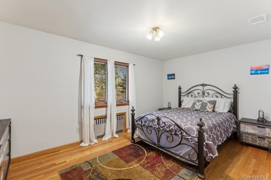 2905 Private Road East Marion, NY 11939 - Photo 23 of 33 Bedroom 4