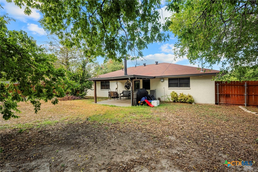 105 Ruggles Loop Temple, TX 76501 - Photo 27 of 36 Backyard