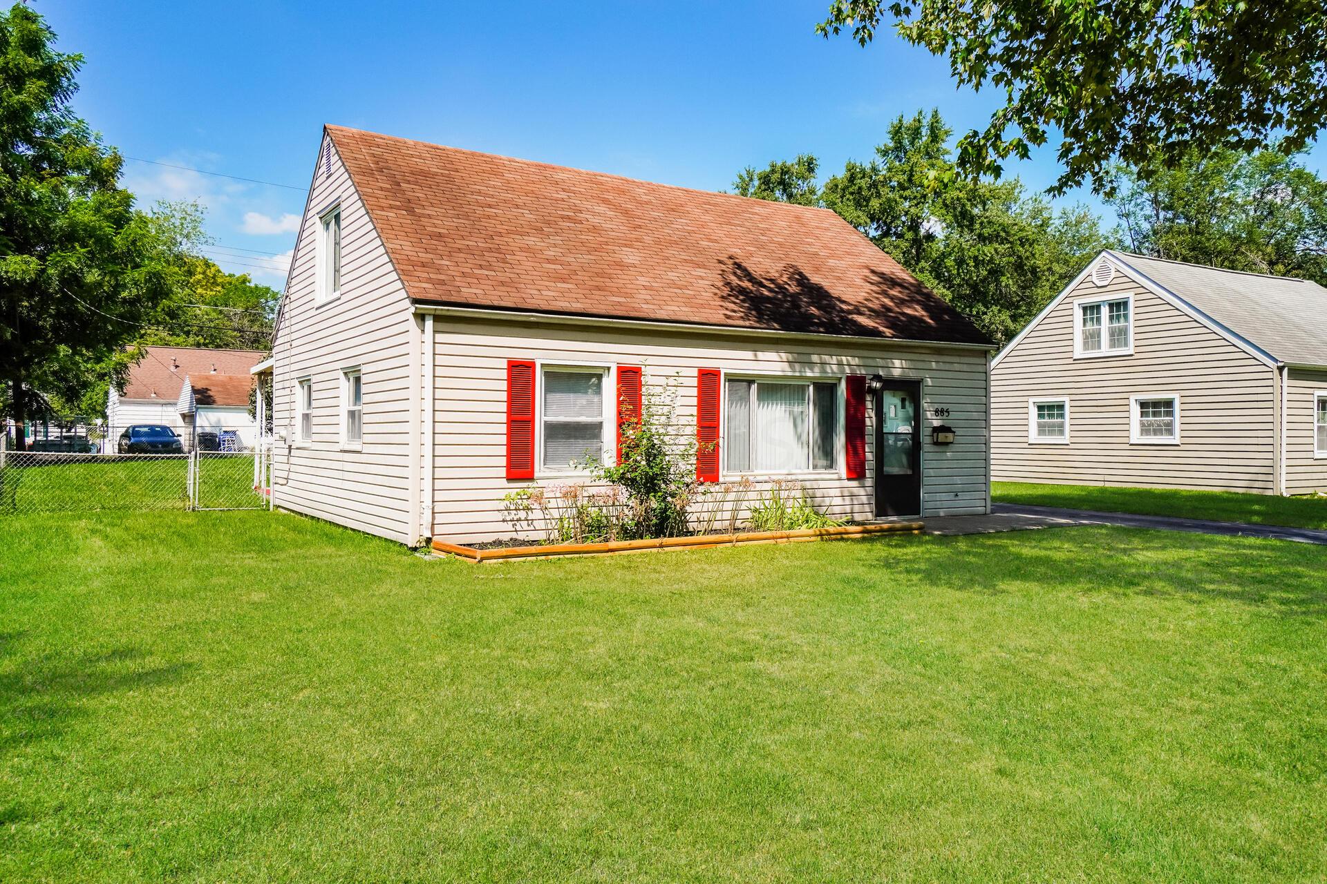 885 Duke Road Columbus, OH 43213 - Photo 3 of 13 1 Front2