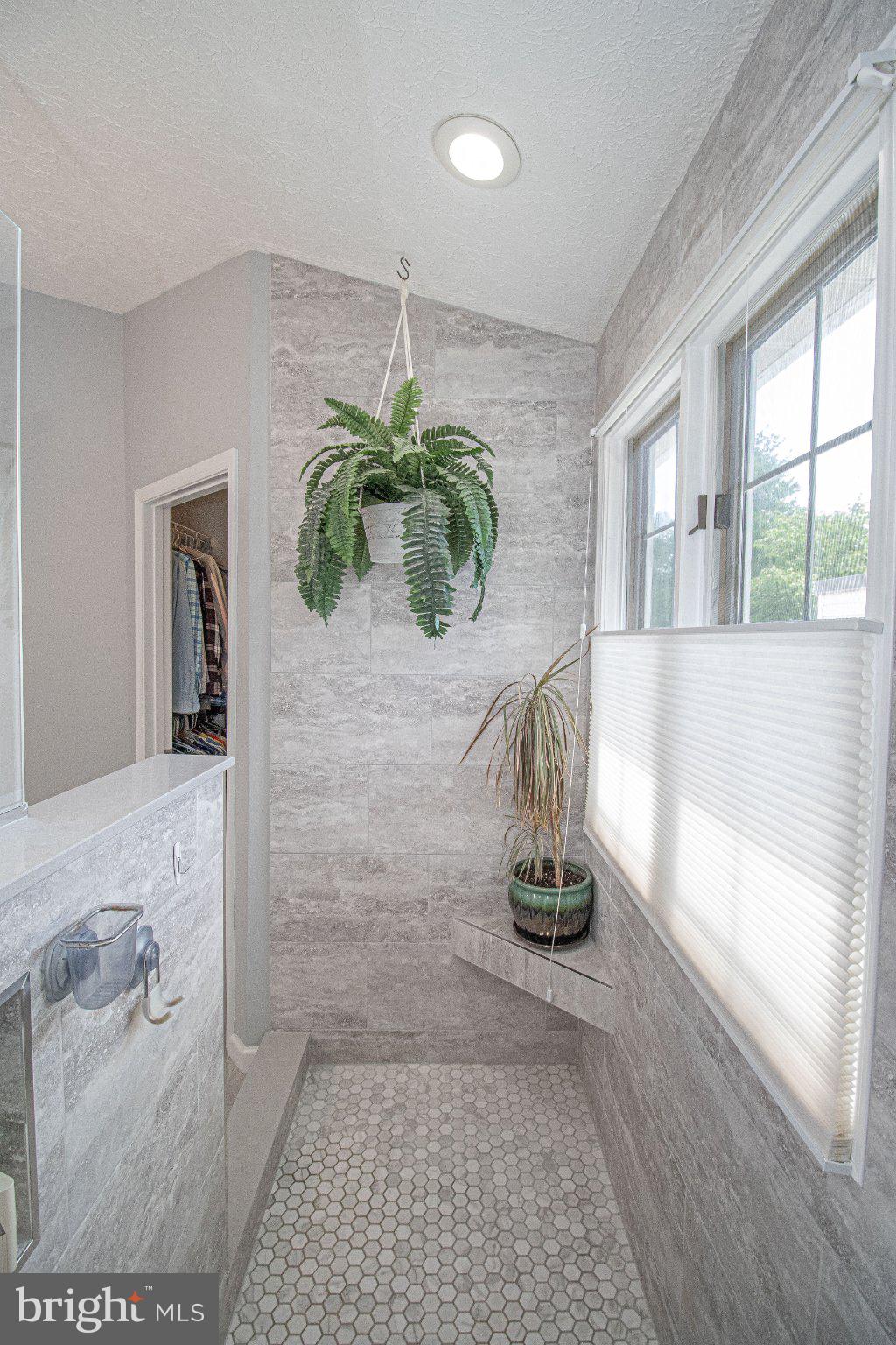 1724 Algonquin Road Frederick, MD 21701 - Photo 33 of 55 a bathroom with a sink