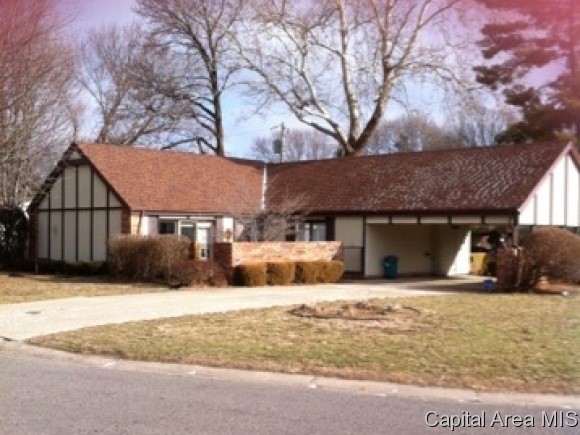 69 Lambert Lane Springfield, IL 62704 - Photo 2 of 6