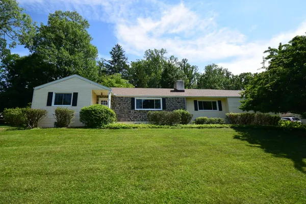 $785,000 | 4 Carol Lane, Berwyn, PA 19312