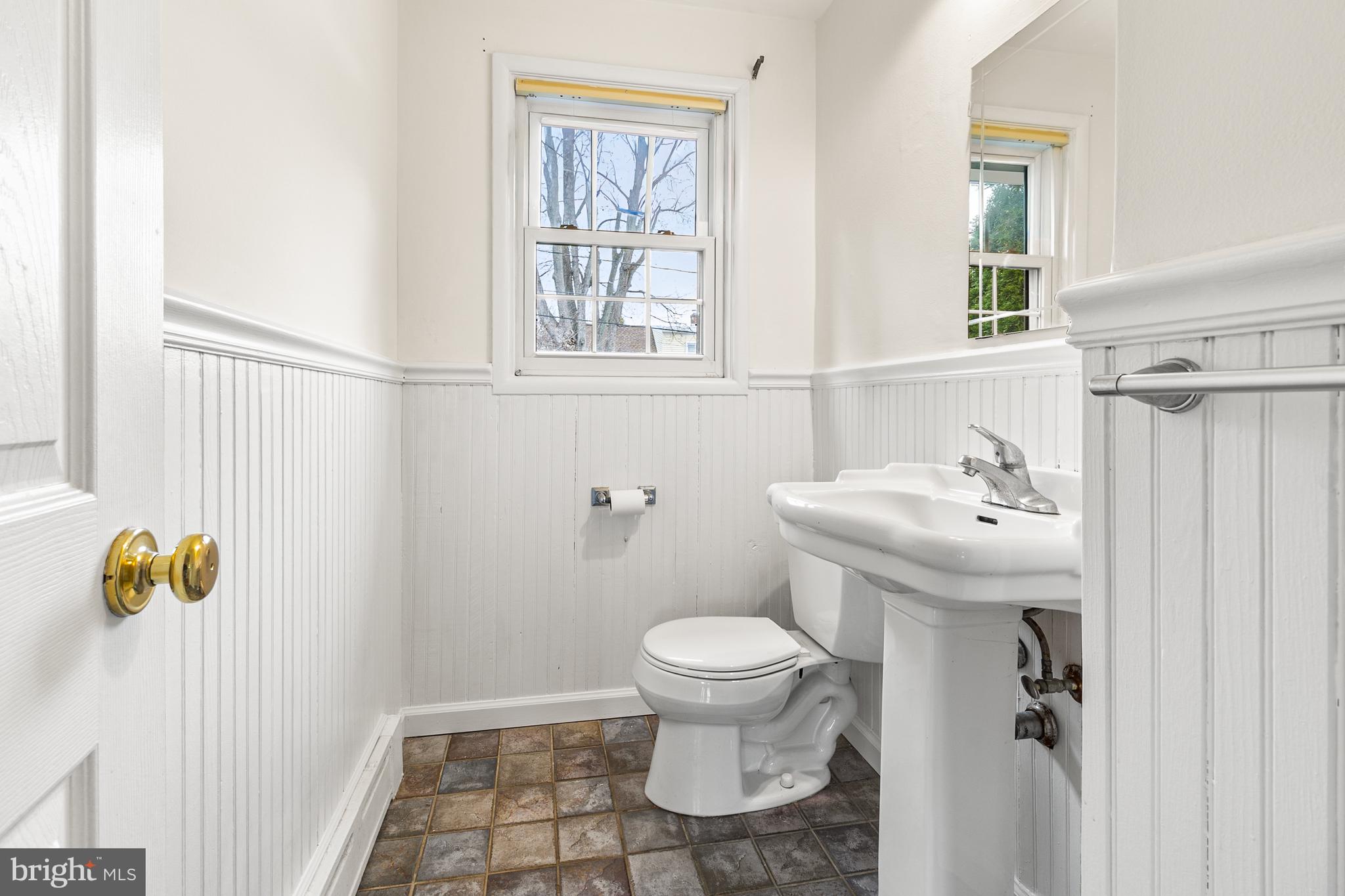 107 Devonshire Road Wilmington, DE 19803 - Photo 15 of 30 Main Floor Half Bath