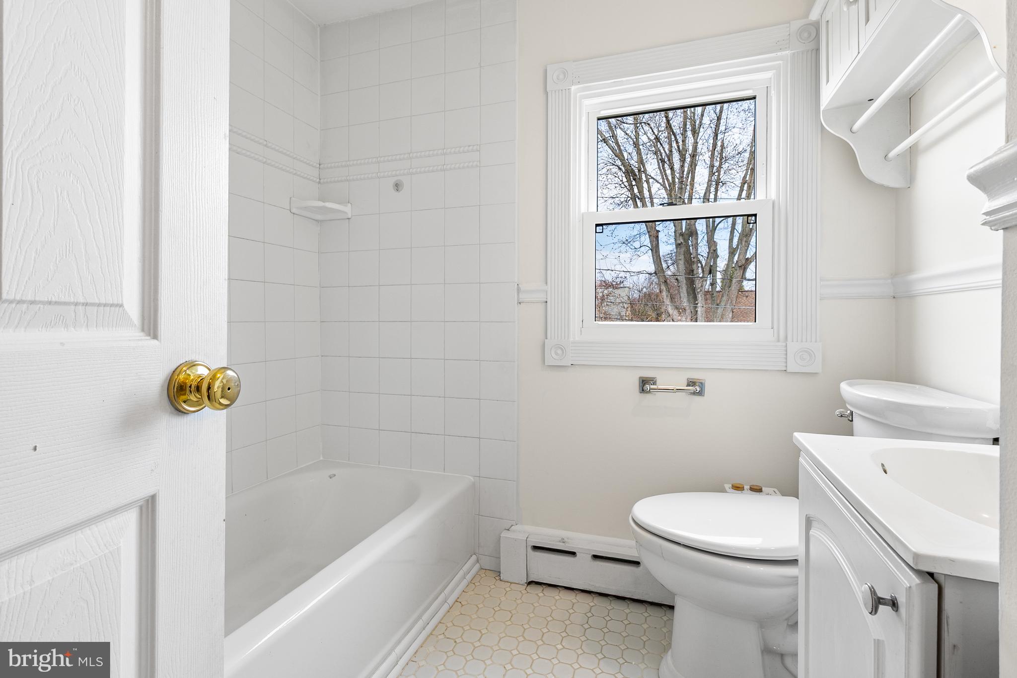 107 Devonshire Road Wilmington, DE 19803 - Photo 18 of 30 Upper Level Full Bath