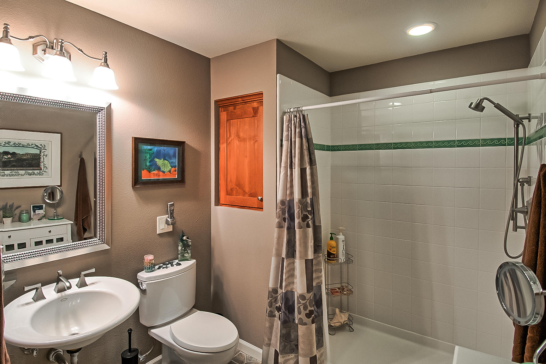 20773 Old Alturas Road Redding, CA 96003 - Photo 30 of 83 2nd master bath