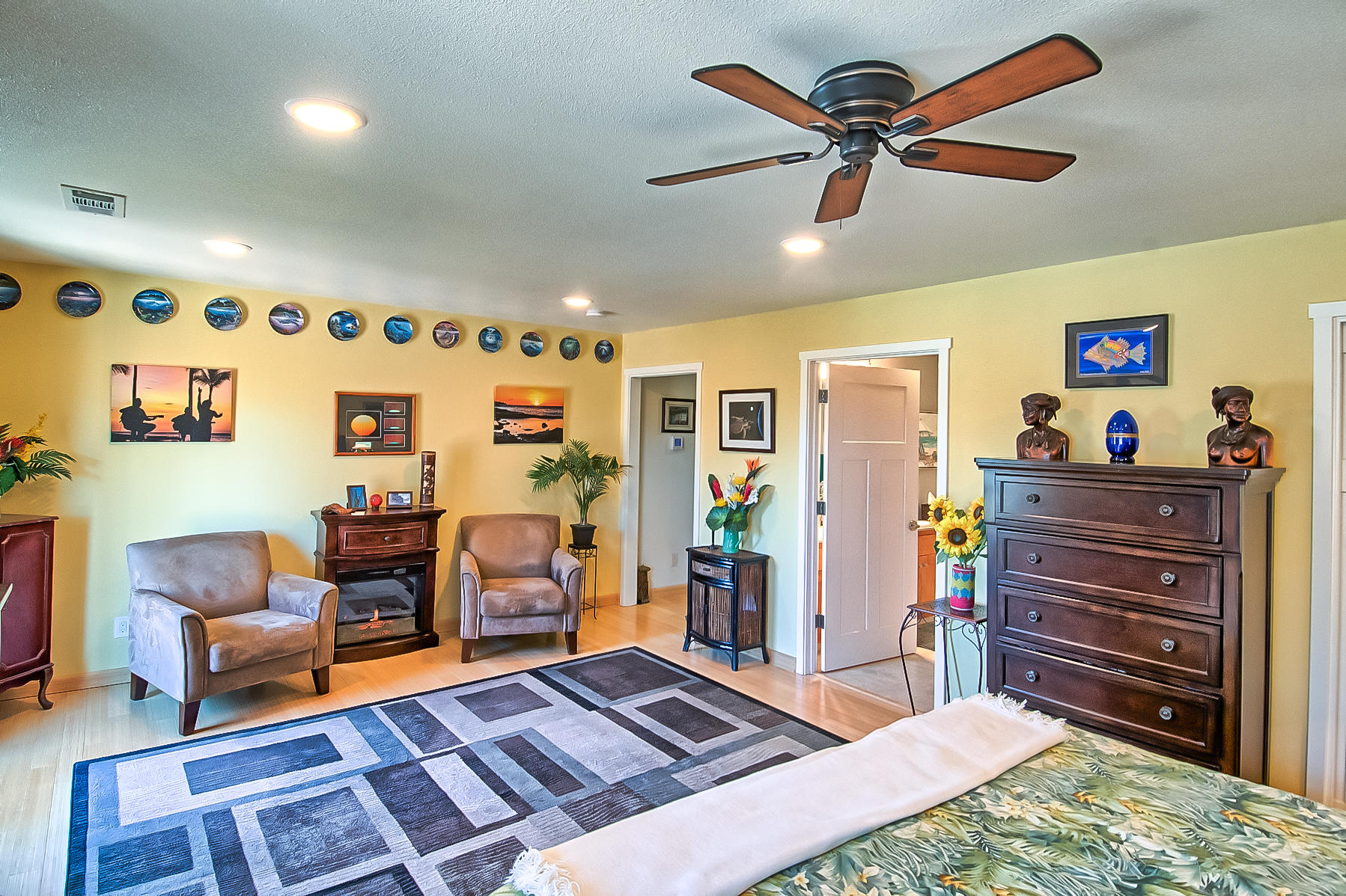 20773 Old Alturas Road Redding, CA 96003 - Photo 36 of 83 Master bedroom
