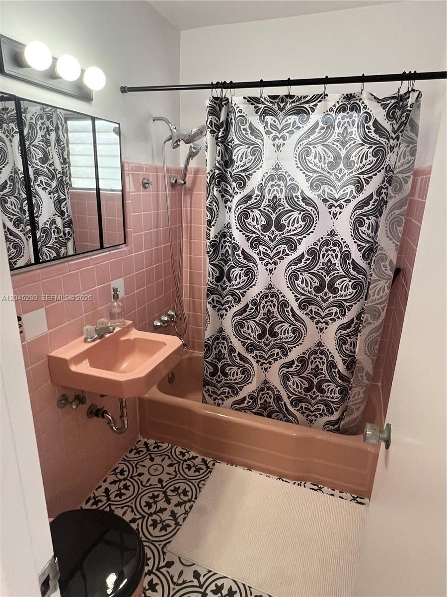 7720 Harding Avenue, Unit 8 Miami Beach, FL 33141 - Photo 28 of 33