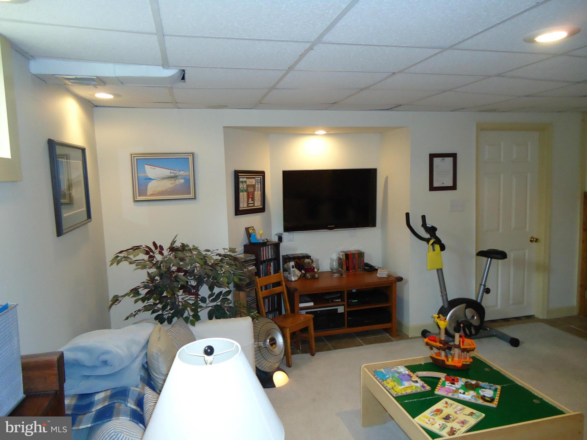 333 Overbrook Road Baltimore, MD 21212 - Photo 23 of 30 Family Room